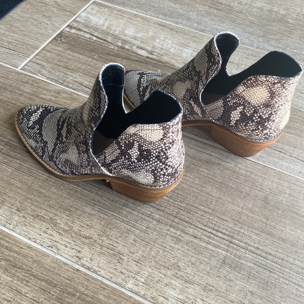 Size 7.5 Snakeskin ankle boots. Worn once. - Picture 2 of 5